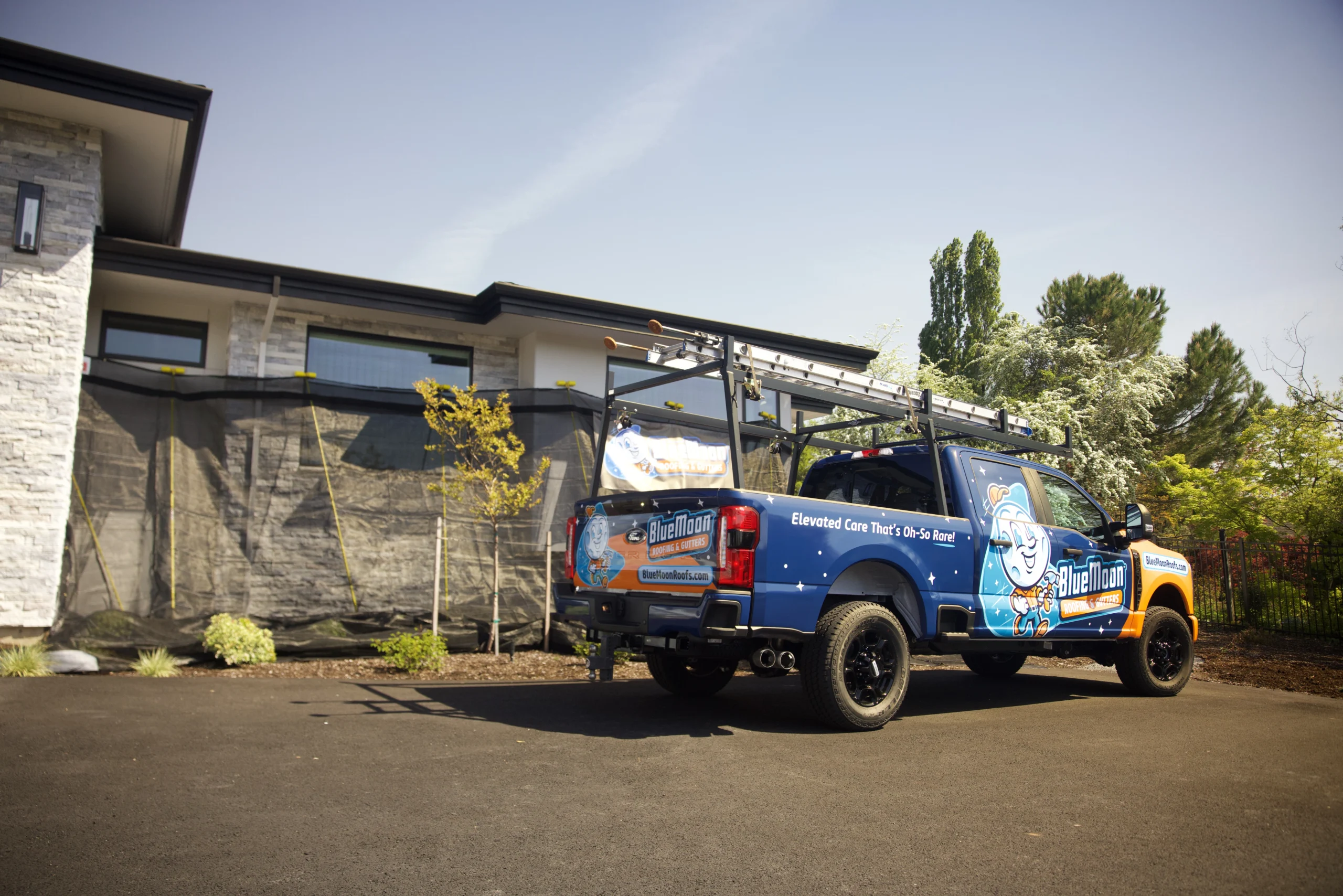 Blue moon roofs truck